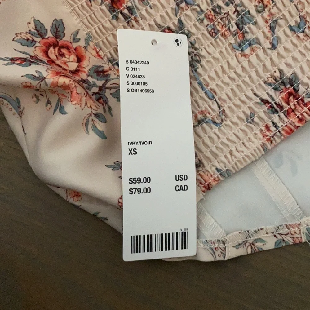 Urban Outfitters - Picture 6 of 6